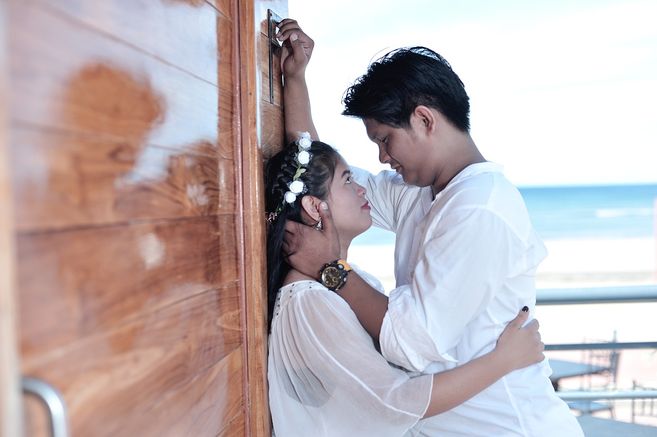 How to Plan a Honeymoon on a Budget